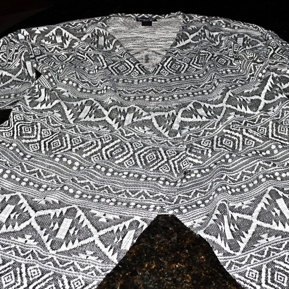 NWOT Gina Louise Aztec Grey & Black Open Coat - Picture 5 of 6